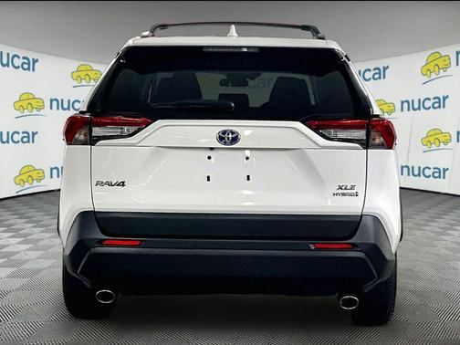 Ice Cap 2024 Toyota RAV4 Hybrid XLE