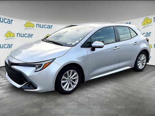 Classic Silver Metallic/Midnight Black Metallic 2024 Toyota Corolla Hatchback SE