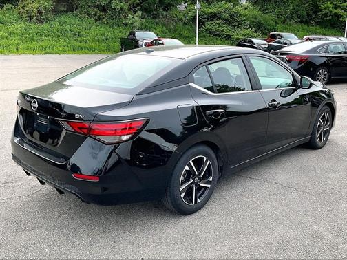 Super Black 2024 Nissan Sentra SV