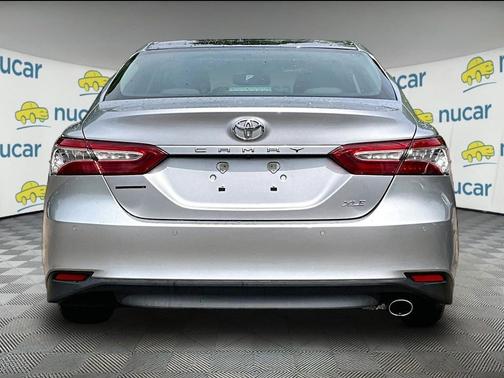 Celestial Silver Metallic 2018 Toyota Camry XLE