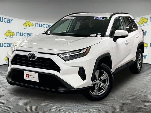Ice Cap 2024 Toyota RAV4 XLE