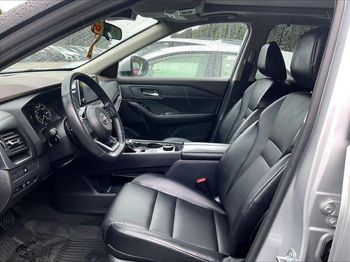 Brilliant Silver Metallic 2023 Nissan Rogue SV