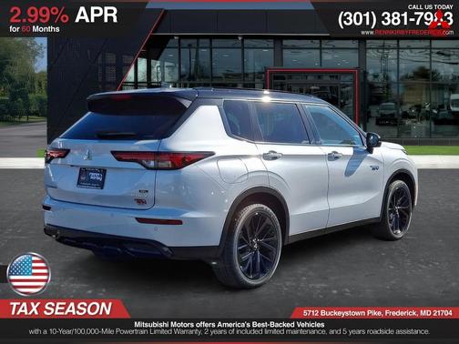White 2025 Mitsubishi Outlander PHEV
