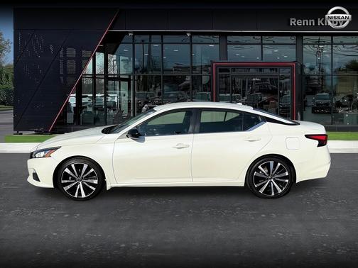 White 2020 Nissan Altima 2.5 SR