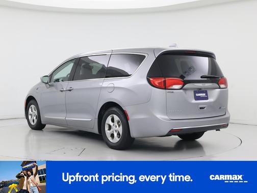 2017 Chrysler Pacifica Hybrid Touring