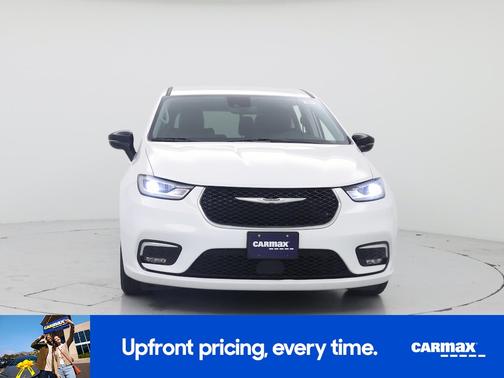 White 2024 Chrysler Pacifica Touring L