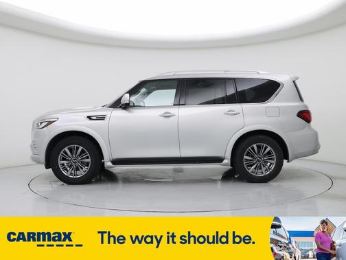 2022 INFINITI QX80 Luxe