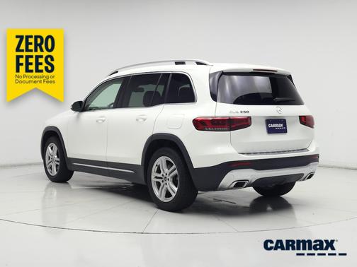 White 2022 Mercedes-Benz GLB 250