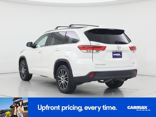 White 2018 Toyota Highlander SE