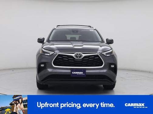 Gray 2022 Toyota Highlander XLE