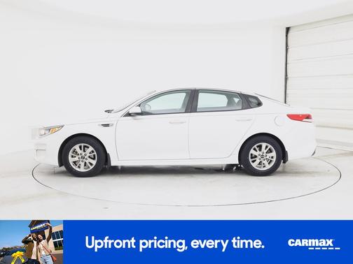 White 2017 Kia Optima LX