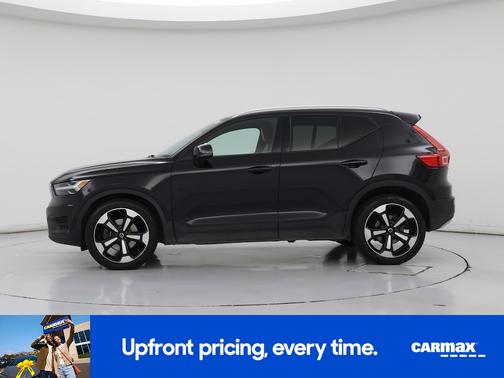 2020 Volvo XC40 T5 Momentum