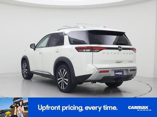White 2023 Nissan Pathfinder Platinum