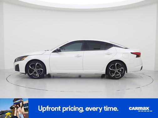 White 2024 Nissan Altima SR