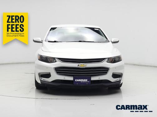 White 2018 Chevrolet Malibu LT