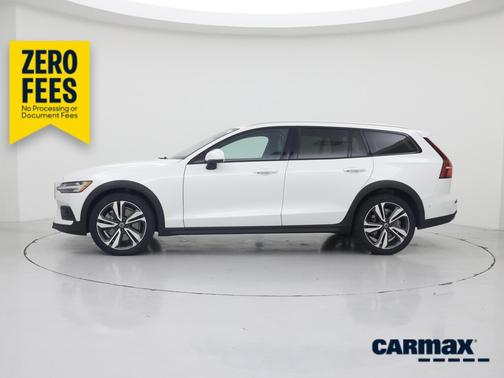 White 2025 Volvo V60 Cross Country B5 Plus