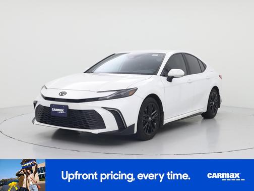 White 2025 Toyota Camry SE