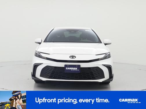 White 2025 Toyota Camry SE