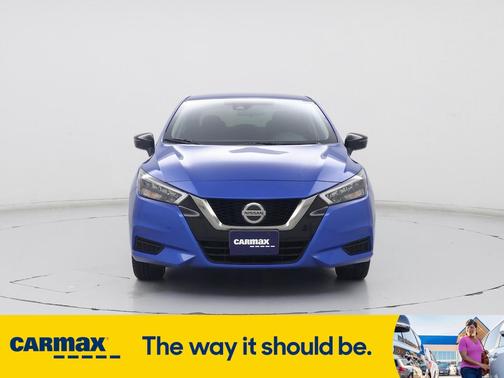2022 Nissan Versa SR