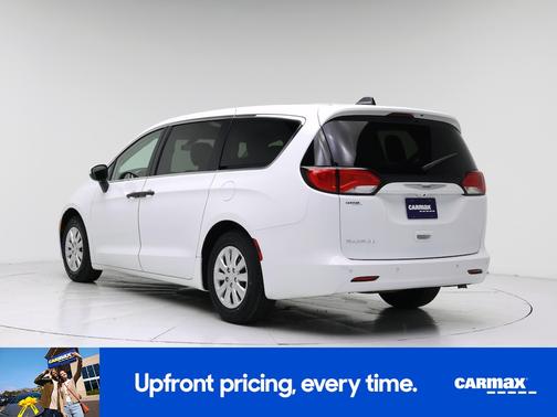 White 2019 Chrysler Pacifica L