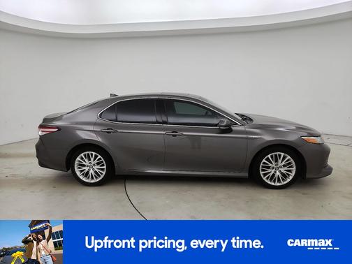 Gray 2018 Toyota Camry Hybrid XLE
