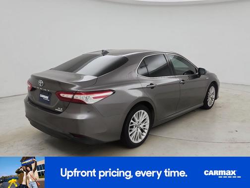 Gray 2018 Toyota Camry Hybrid XLE