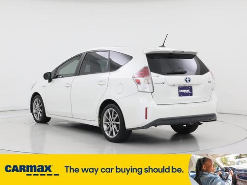 2016 Toyota Prius v Five