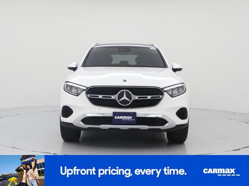 White 2024 Mercedes-Benz GLC 300