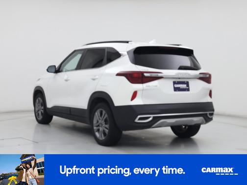White 2023 Kia Seltos S