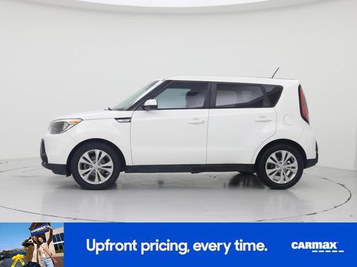 White 2016 Kia Soul +