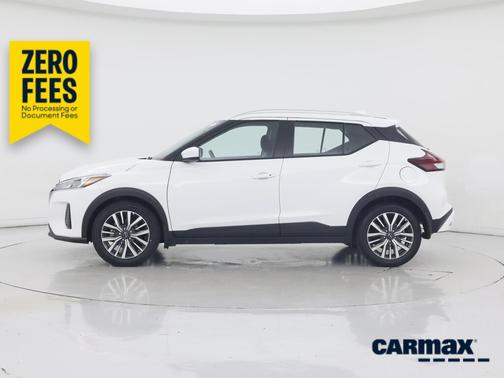 White 2024 Nissan Kicks SV