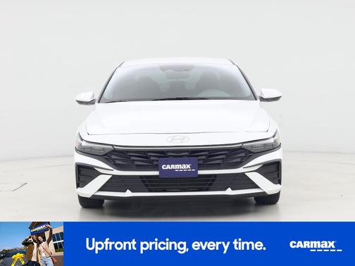 2024 Hyundai ELANTRA SE