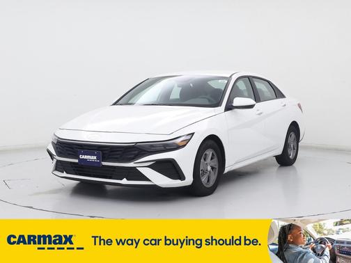 2024 Hyundai ELANTRA SE
