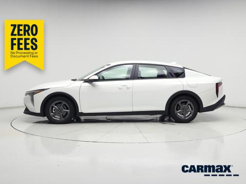 White 2025 Kia K4 LXS