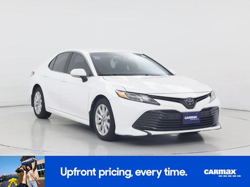 White 2018 Toyota Camry LE