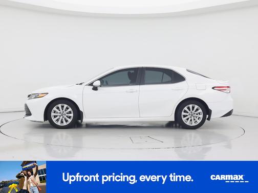 White 2018 Toyota Camry LE