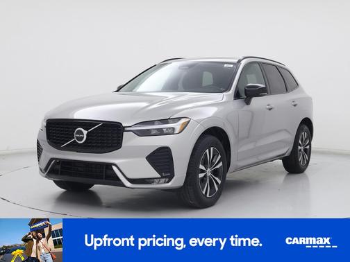 2024 Volvo XC60 B5 Core Dark Theme