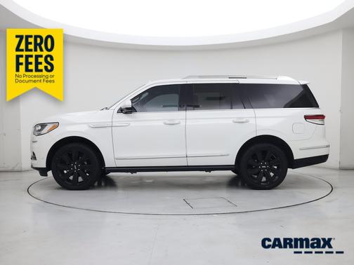 White 2024 Lincoln Navigator Reserve