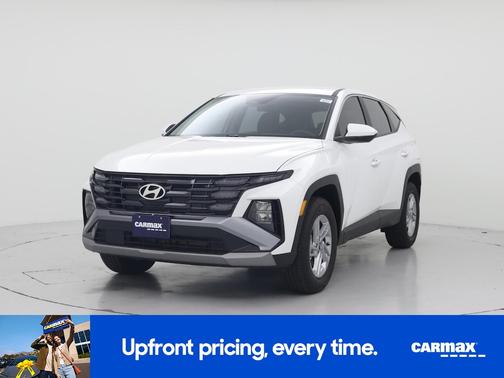 White 2026 Hyundai TUCSON SE