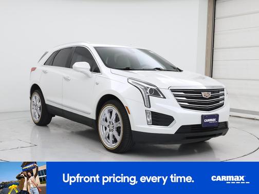 White 2017 Cadillac XT5