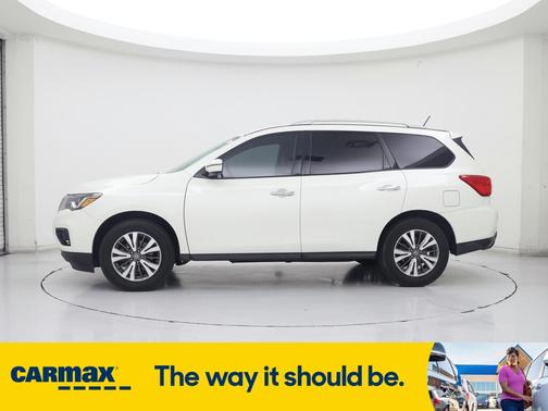 2017 Nissan Pathfinder SL