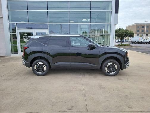 Aurora Black Pearl 2027 Kia Seltos LX