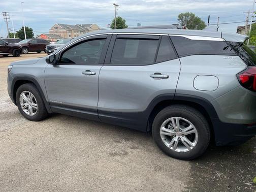 Sterling Metallic 2024 GMC Terrain SLE