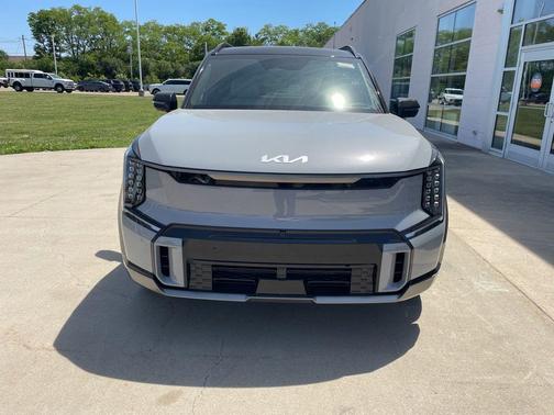 Wolf Gray/Ebony Black Roof 2026 Kia EV9 GT-Line