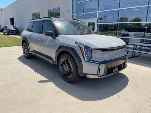 Wolf Gray/Ebony Black Roof 2026 Kia EV9 GT-Line