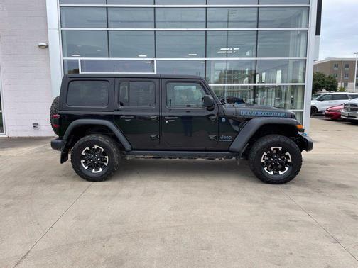 Black Clearcoat 2024 Jeep Wrangler 4xe Rubicon