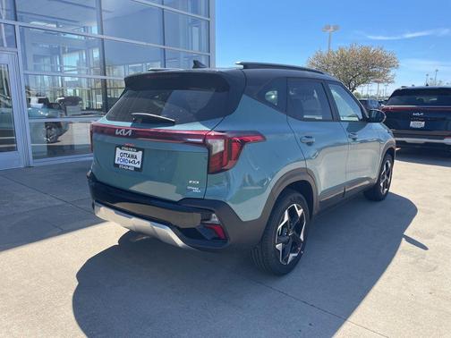 Pluton Blue/Black Roof 2026 Kia Seltos S