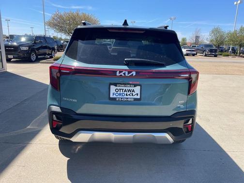 Pluton Blue/Black Roof 2026 Kia Seltos S