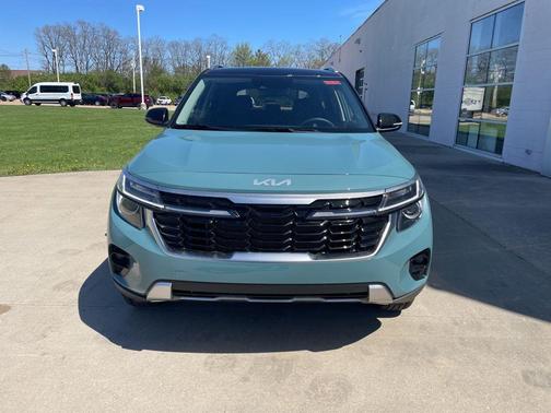 Pluton Blue/Black Roof 2026 Kia Seltos S