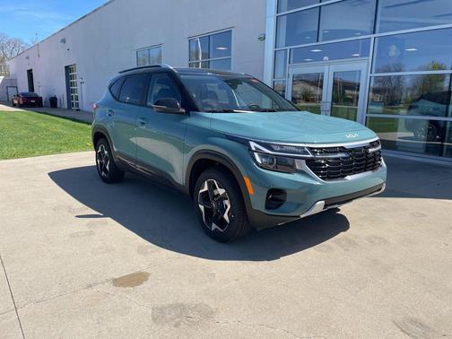 Pluton Blue/Black Roof 2026 Kia Seltos S